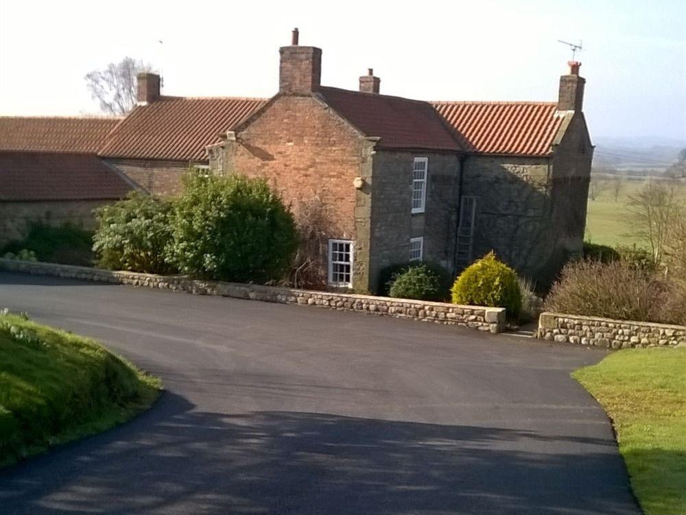 Little Holtby B&B Kirkby Fleetham Exteriör bild